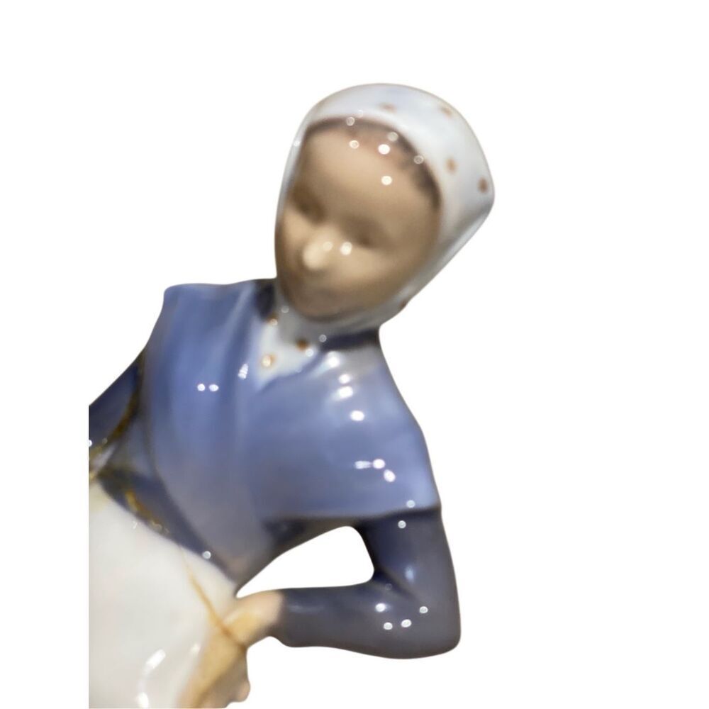 Vintage Royal Copenhagen Girl with Goose w/ Artist Monogram Porcelain Figurine 5 - Picture 3 of 5